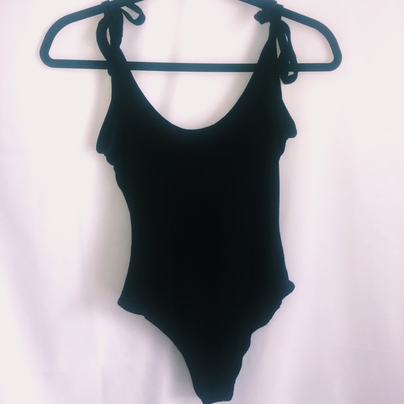 S | Kendall & Kylie | Velour Bodysuit with Tie Up Straps - Picture 3 of 6